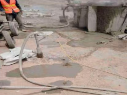 尼玛水泥混凝土路面板底注浆技术 路面脱空注浆整治方案