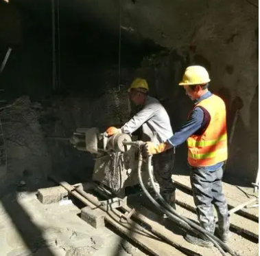 尼玛水下抗分散灌浆料特点 水下不分散注浆料介绍